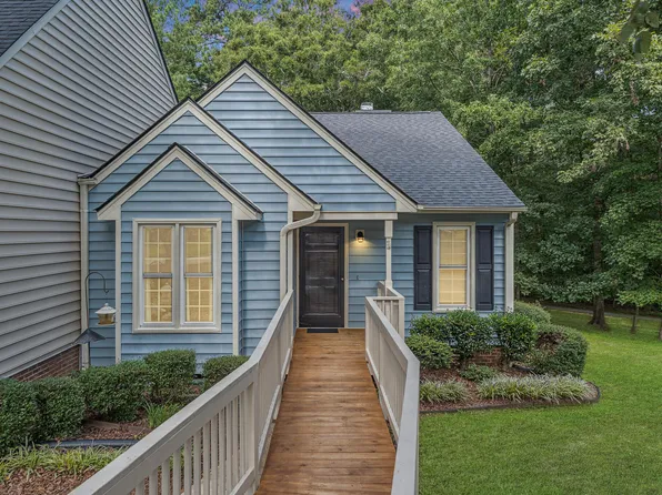 148 Sanair Ct, Apex, NC 27502