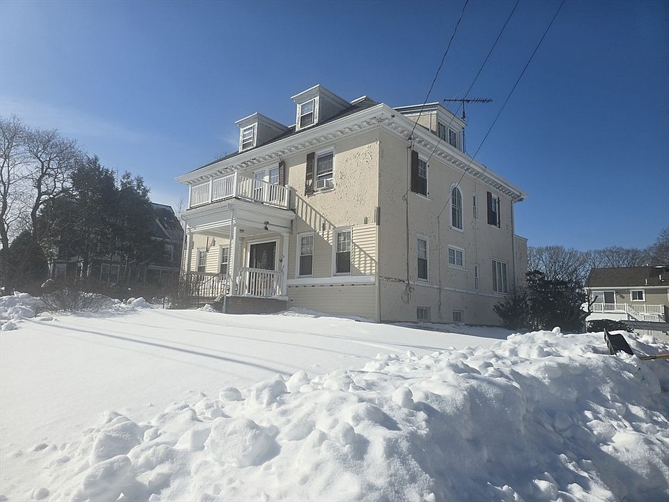 1st image of 131 Moraine St
