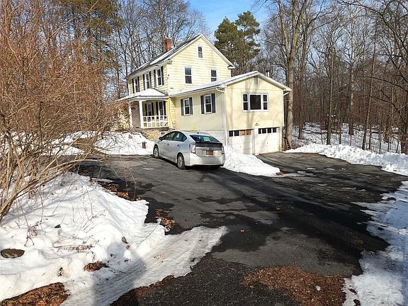 4th image of 592 Violet Ave