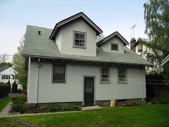 3rd image of 10 Bronson Ave