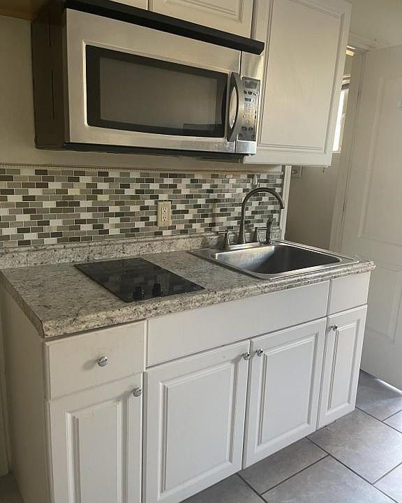 1st image of 1318 Rexford Pl #B
