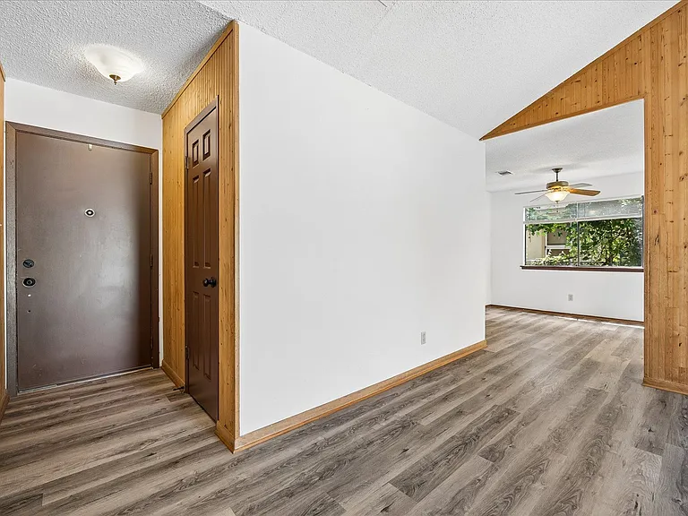 10010 Faylin Dr — Photo 8