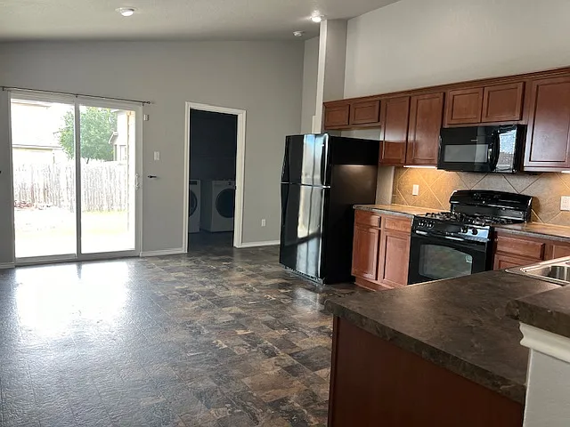 Wisteria Way 206 -- Stefani - 1 — Photo 4