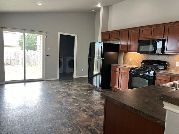 4th image of 206 Wisteria Way