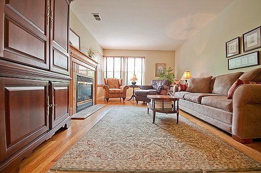 2nd image of 4901 N Wolcott Ave APT 1B