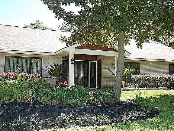 3rd image of 11710 Possum Hollow Ln