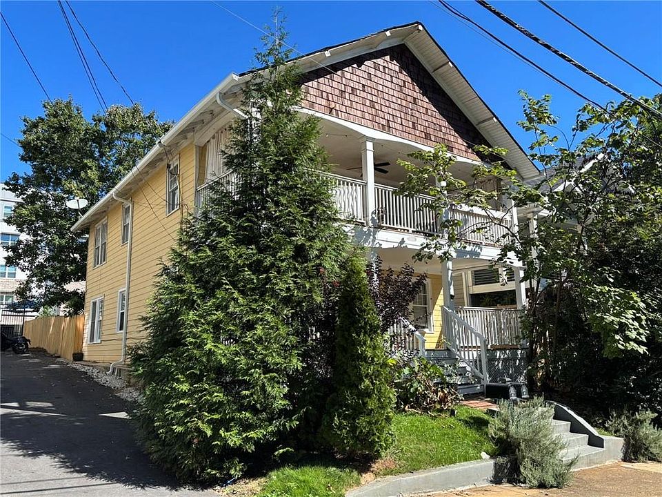 1st image of 486 Boulevard Pl NE