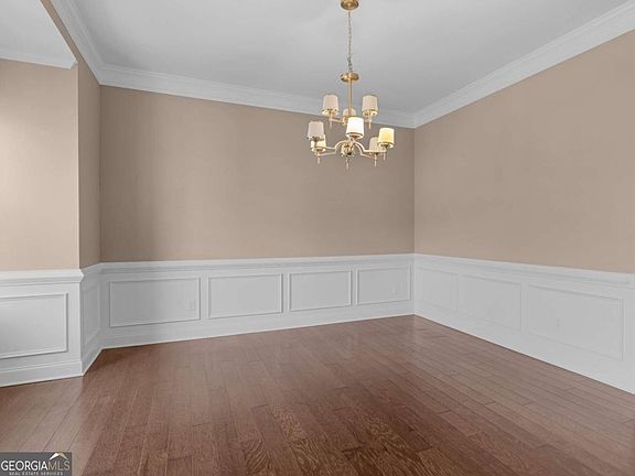 5th image of 308 Alderwood Ln