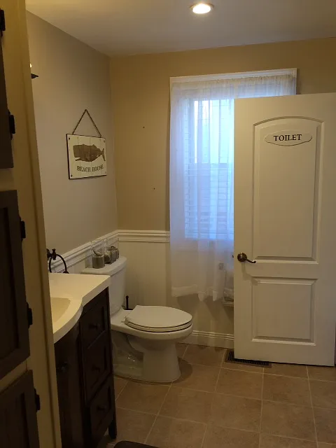 1st fl bathroom