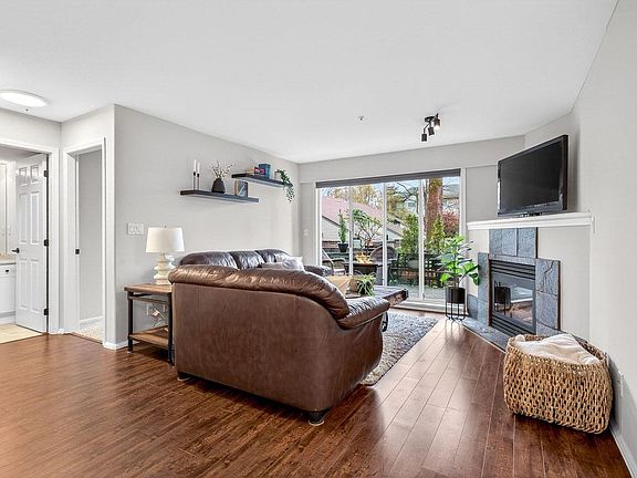 3rd image of 11960 Harris Rd #104
