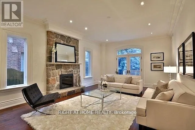 11 York Rd — Photo 5