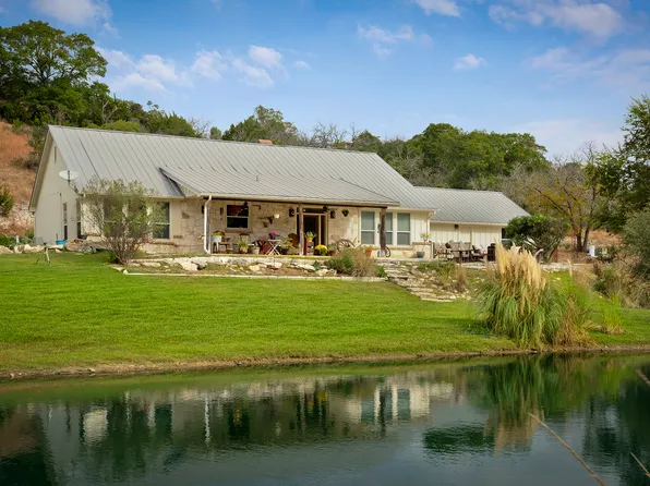 394 Settlers Way North, Comfort, TX 78013