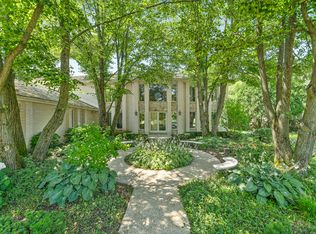 2372 Tennyson Ln, Highland Park, IL 60035