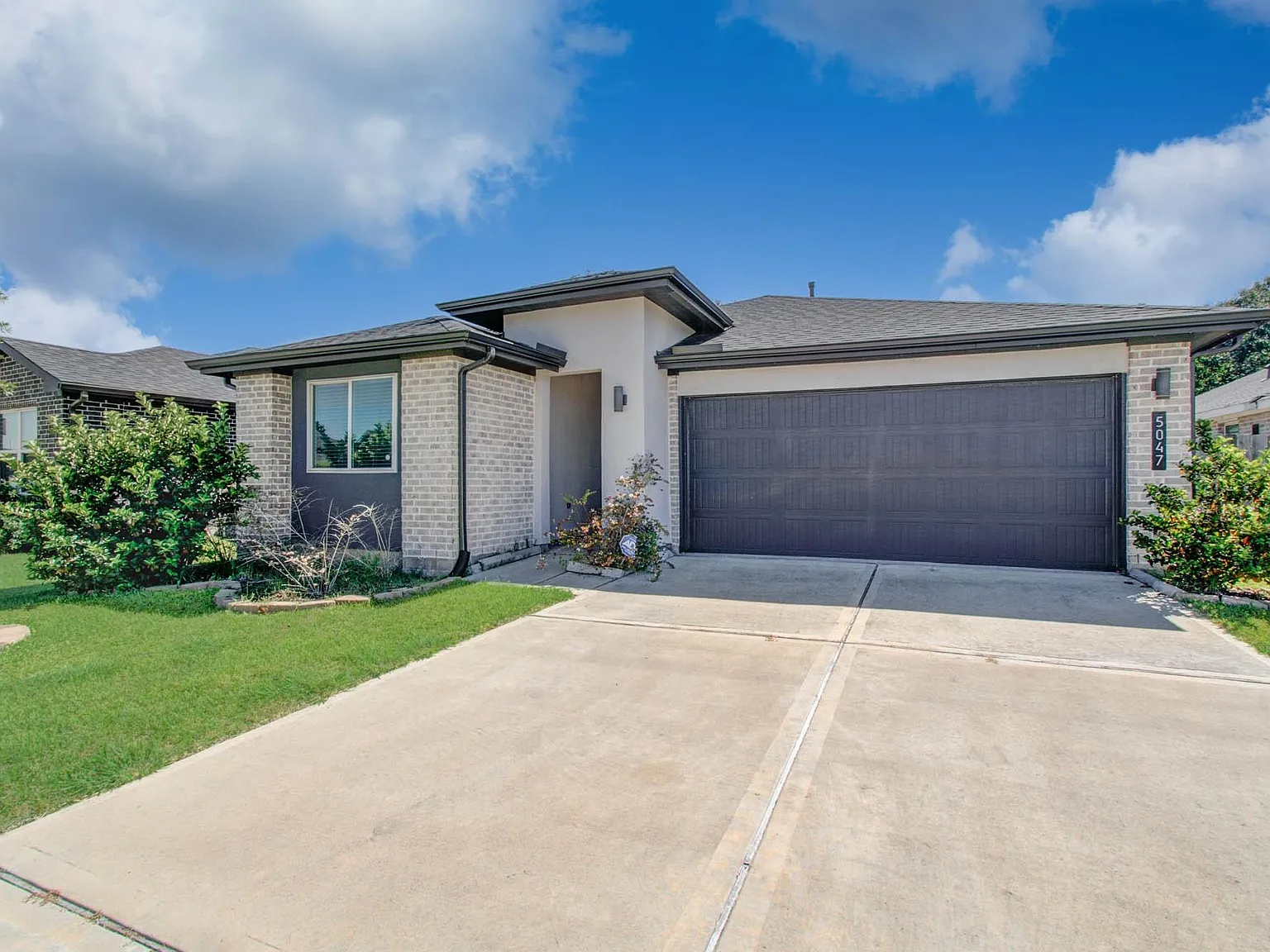 3 bed, 2.0 bath, 1659 sqft, $2,200 — Photo 4