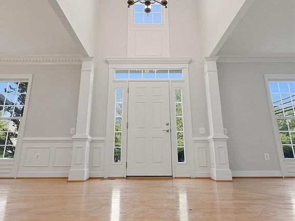 3rd image of 101 Jersey Ln