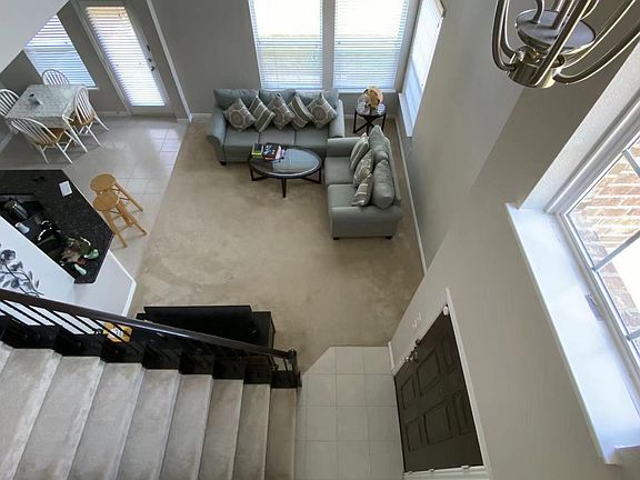 3rd image of 273 Barrington Ln