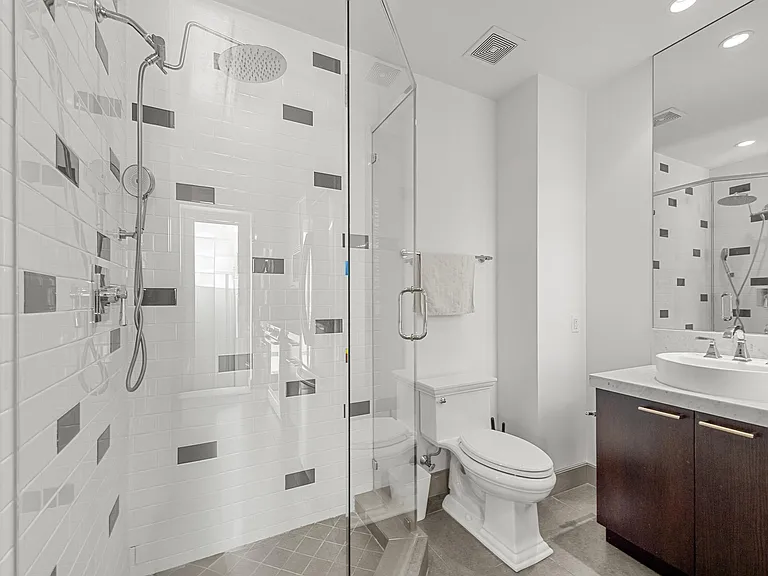 111 SE 2nd St #302 — Photo 16