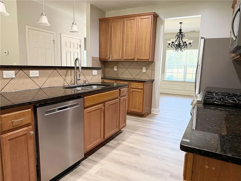 3051 Montauk Hill Dr — Photo 12