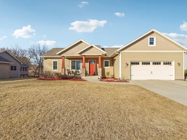 704 Orchard View Dr, Evansville, WI 53536