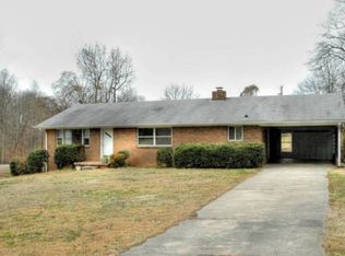 271 Woods Ln, Winston Salem, NC 27107