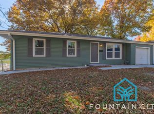 811 W Hurt St, Liberty, MO 64068