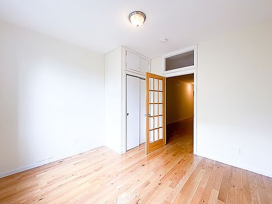 3rd image of 315 E 5th St APT 5H