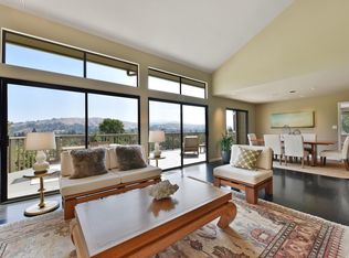 1867 Saint Andrews Dr, Moraga, CA 94556