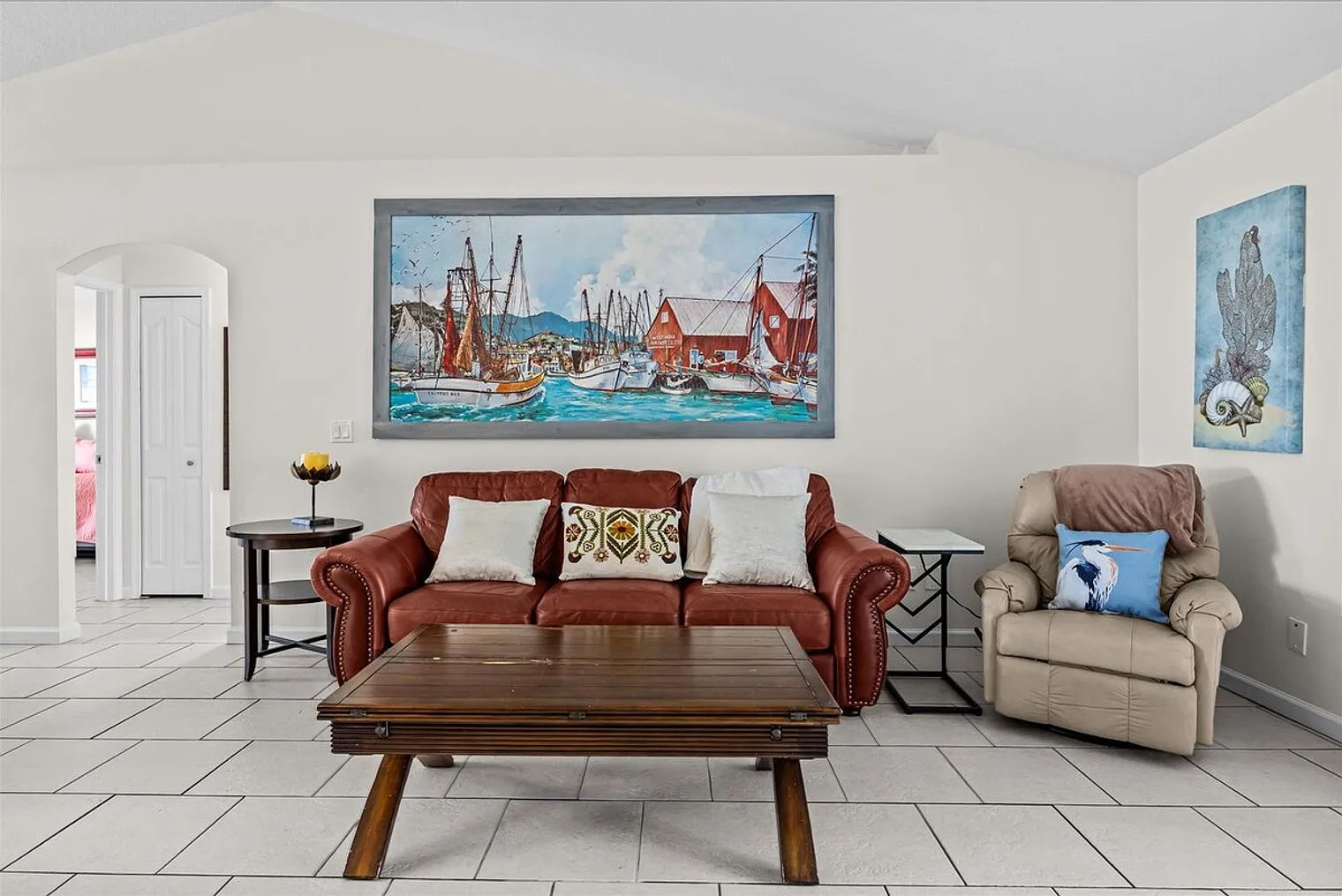 3 bed, 2.0 bath, $7,335 — Photo 2
