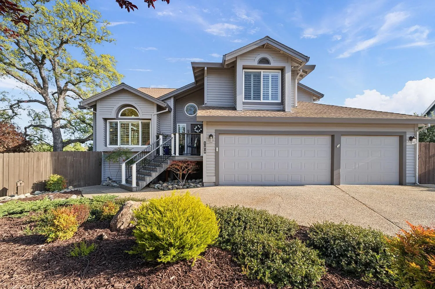 100 Dixon Ct photo 1