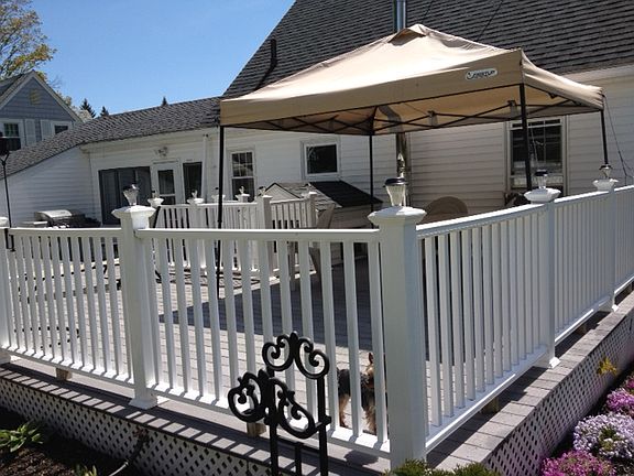 Composite Deck with vinyl railing