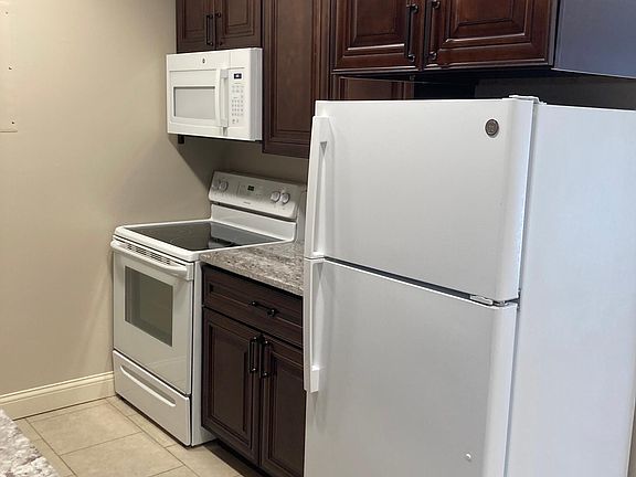 2nd image of 10-5120 Emerald Dr #18