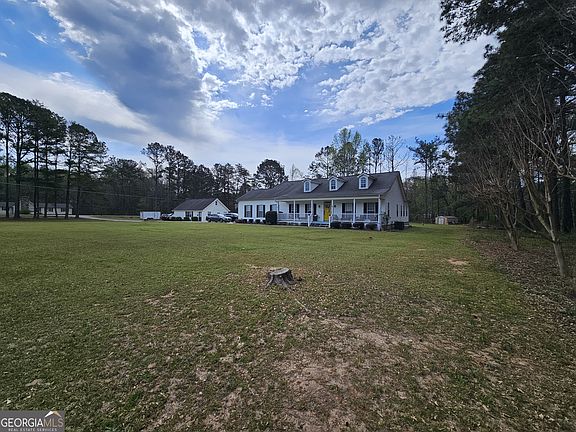 2nd image of 17 Goodwyn Rd