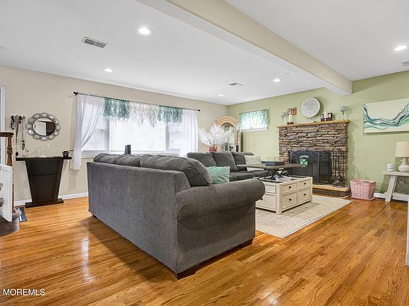 5th image of 21 Pine Fork Drive
