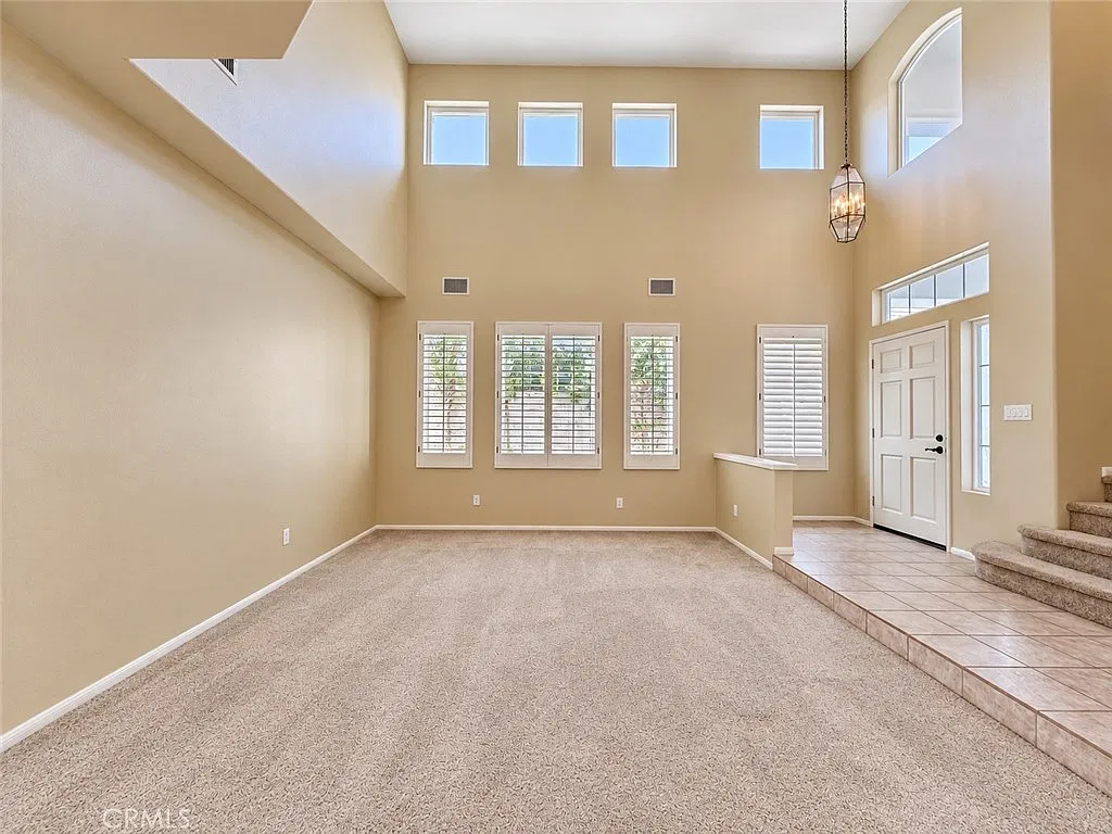 3 bed, 2.5 bath, 2072 sqft, $5,500 — Photo 3