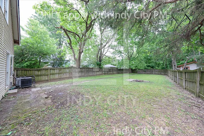 117 N Riley Ave — Photo 4