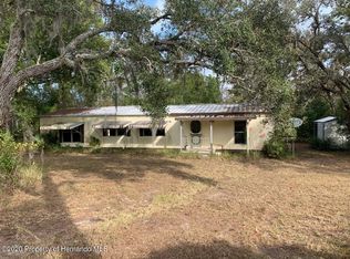 10101 Osceola Dr, Weeki Wachee, FL 34613