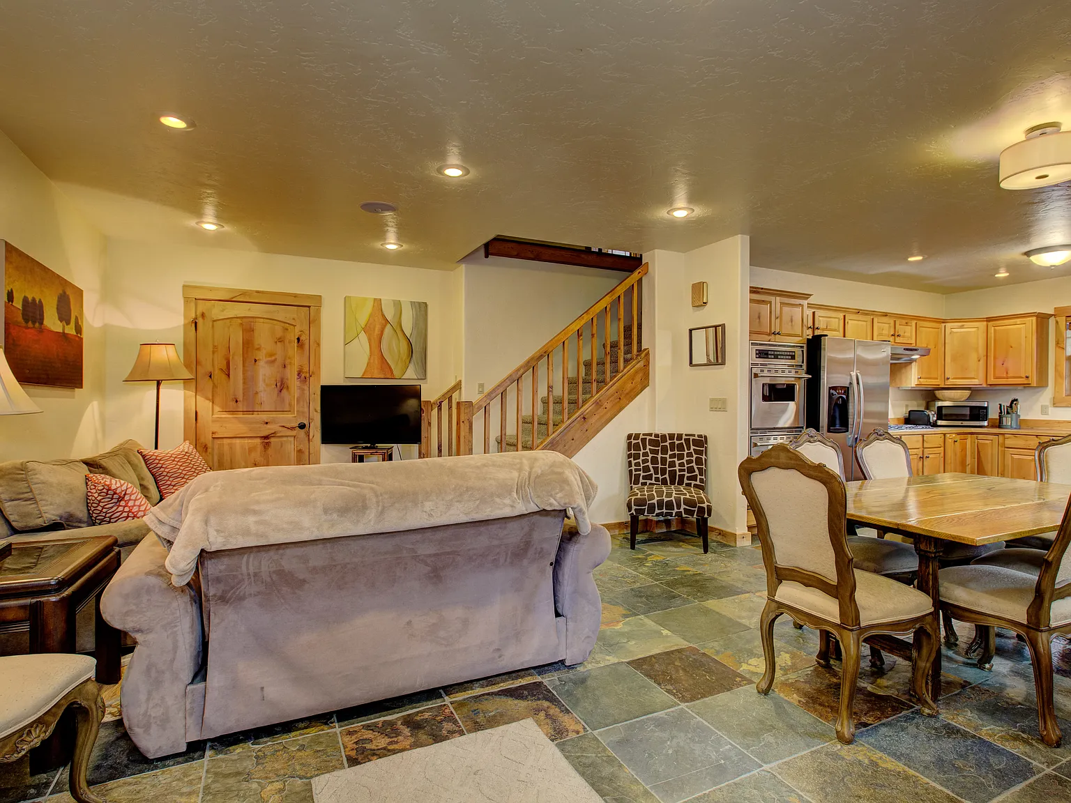 2 bed, 1500 sqft, $2,600 — Photo 3