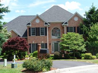 6207 Midsummer Ln, Roanoke, VA 24018