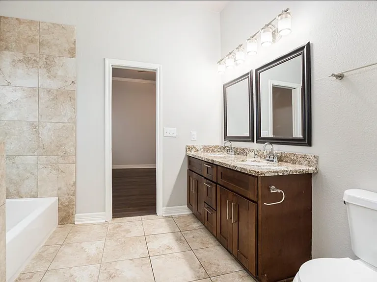 5301 Wylie St — Photo 10