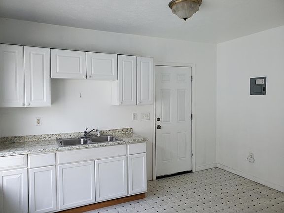 4th image of 11221 Revere Ave #Up