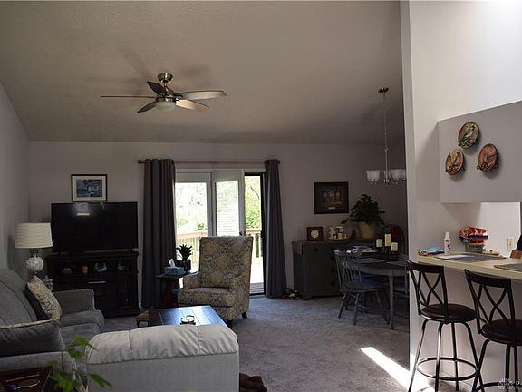 4th image of 1611 Longbow Ln