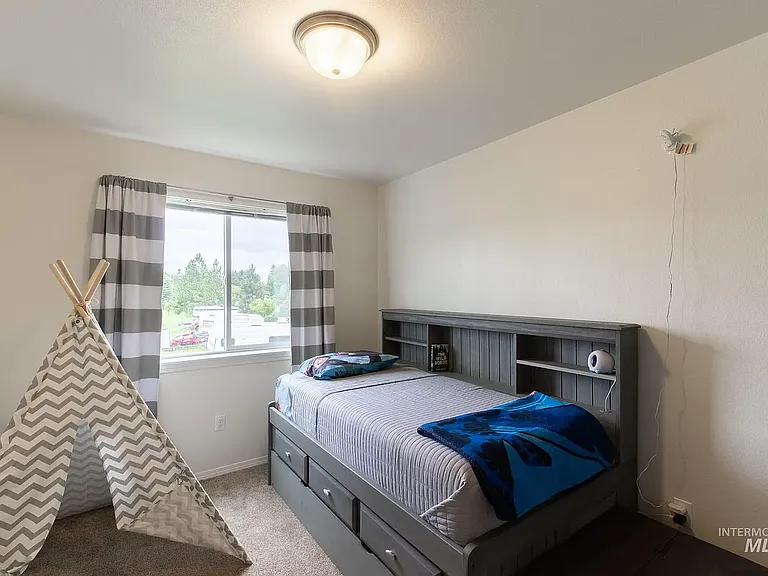 606 606/608 N Mountain View Rd — Photo 12