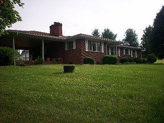 2nd image of 210 Redbud Hwy