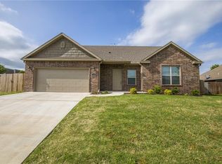 720 Paint Ln, Centerton, AR 72719