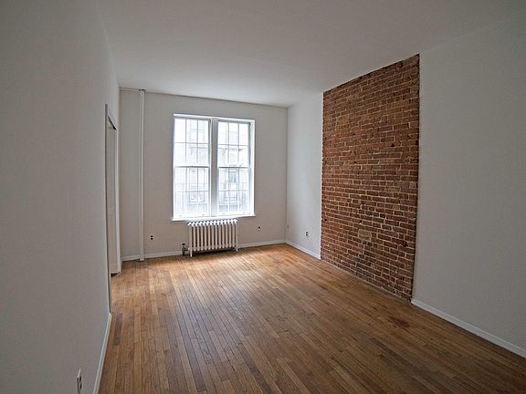 5th image of 306 E 92nd St APT 3R