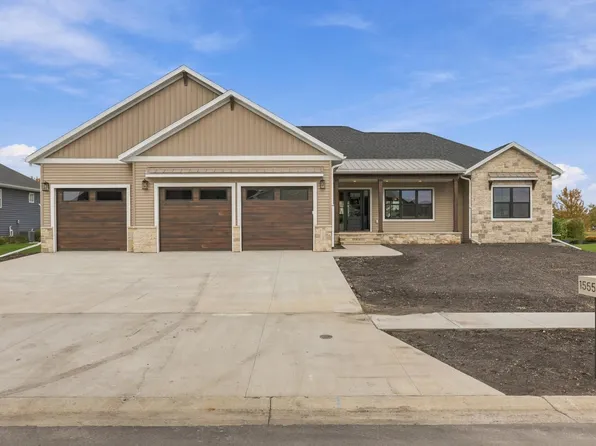 1555 72nd Ave S, Fargo, ND 58104