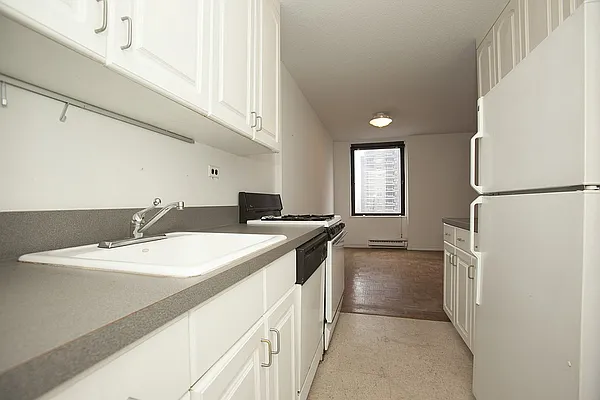 Sold by LG Fairmont Group | media 10