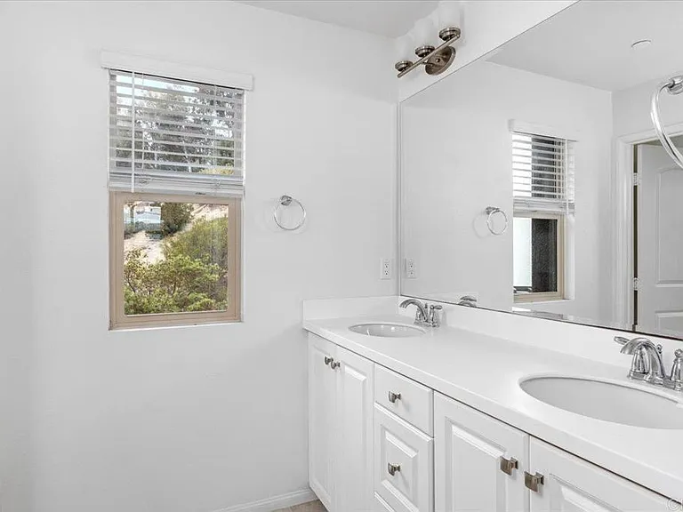2472 Solara Ln — Photo 13