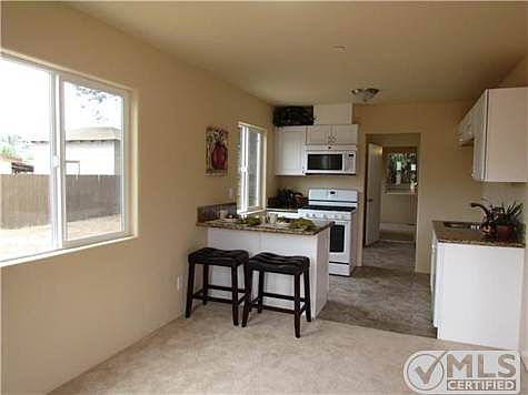 4th image of 1402-04 Buckeye Dr