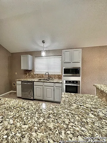 5758 Cedar Cv — Photo 8